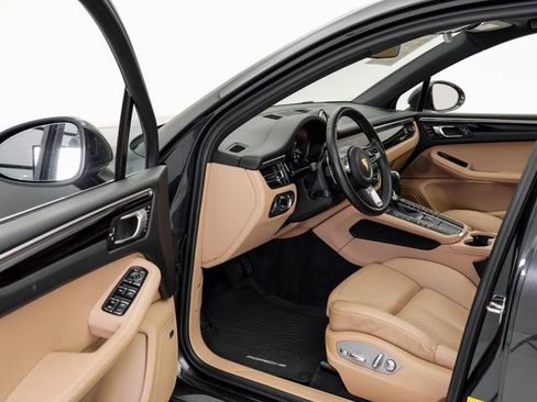 Certified 2021 Porsche Macan AWD/4WD image 9