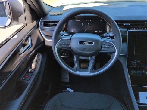 New 2025 Jeep Grand Cherokee Laredo X image 15