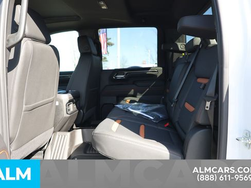 Used 2026 GMC Sierra 2500 AT4 image 18