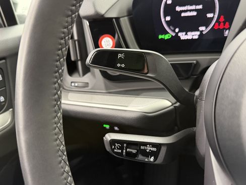 Certified 2025 Porsche Cayenne image 46