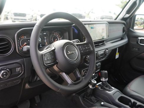 New 2025 Jeep Gladiator Rubicon w/ Convenience Group image 16