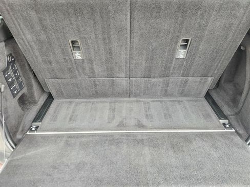 Used 2019 Land Rover Discovery HSE image 34