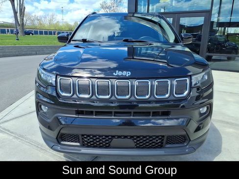 Used 2022 Jeep Compass Latitude w/ Sun and Sound Group AWD/4WD image 2