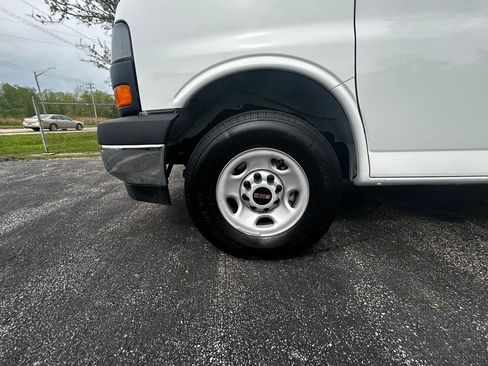 New 2026 GMC Savana 3500 w/ Driver Convenience Package RWD image 25
