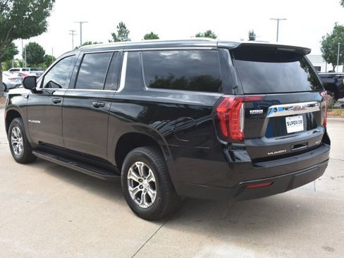 Used 2023 GMC Yukon XL SLE w/ Gmc Pro Safety Plus Package RWD image 9