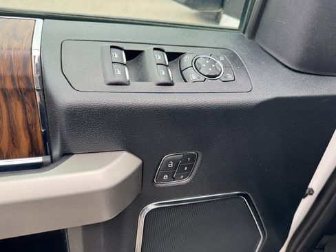 Used 2019 Ford F150 Lariat w/ Equipment Group 502A Luxury image 16