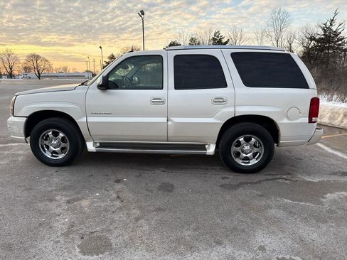 Used 2003 Cadillac Escalade AWD w/ Marketing Vehicle Package image 8