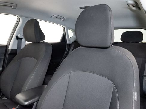 Used 2025 Hyundai Kona SEL FWD image 11