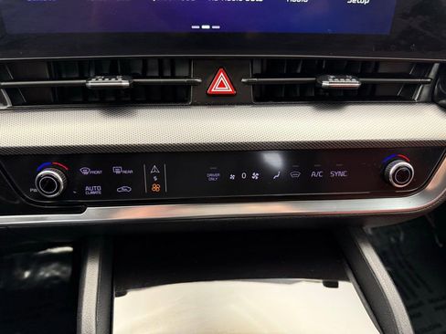 Used 2023 Kia Sportage SX Prestige image 32