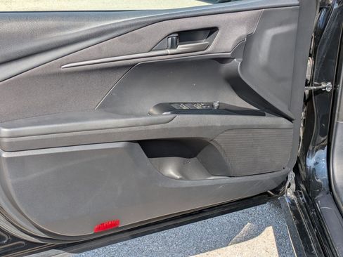 Used 2025 Toyota Camry LE image 11