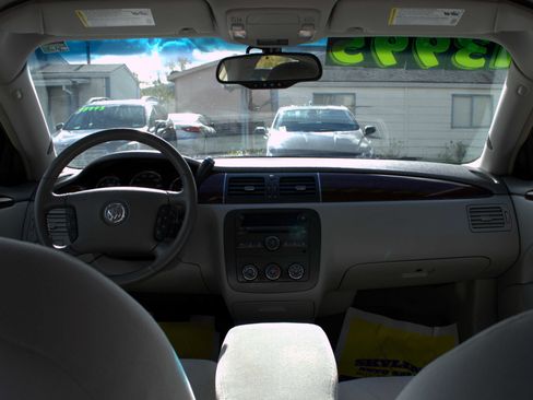 Used 2011 Buick Lucerne CX image 10