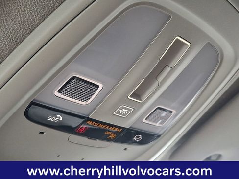 Certified 2025 Volvo XC40 B5 Plus image 27