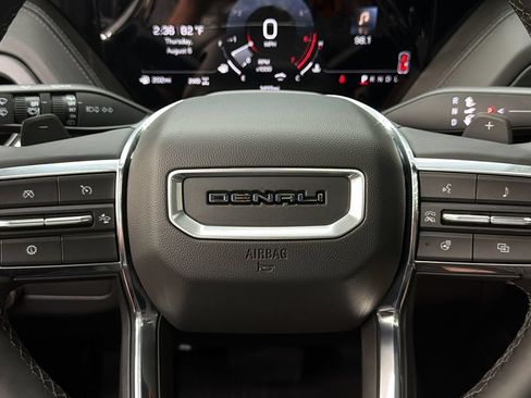 Used 2026 GMC Yukon Denali w/ Sun & Power Step Package AWD/4WD image 24
