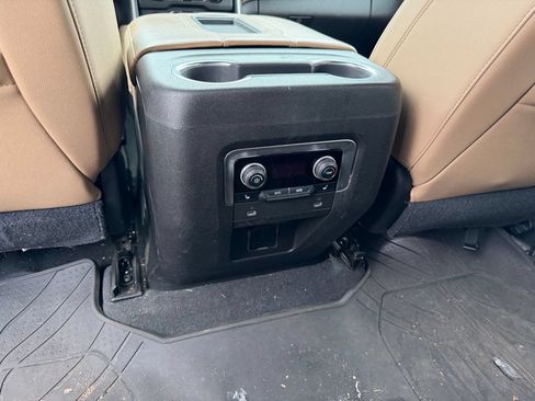Used 2021 Chevrolet Tahoe Premier w/ Premium Package AWD/4WD image 20