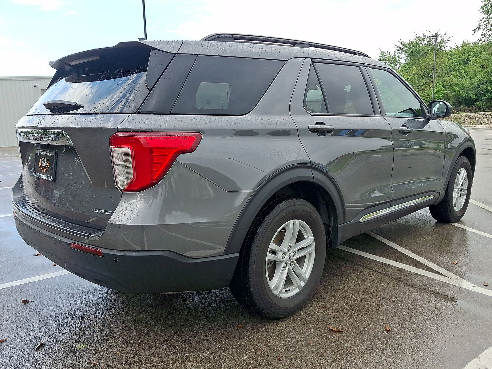 Used 2023 Ford Explorer XLT AWD/4WD image 25