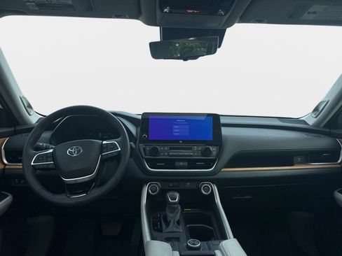 Used 2024 Toyota Grand Highlander Platinum AWD/4WD image 15