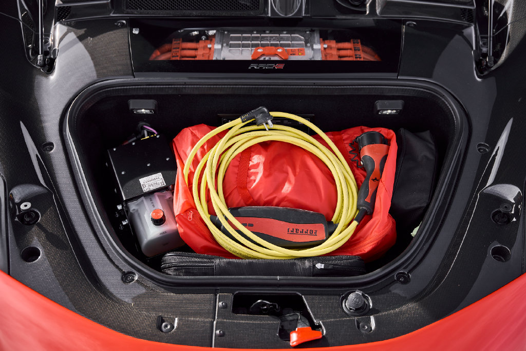 Used 2022 Ferrari SF90 Spider AWD/4WD image 16