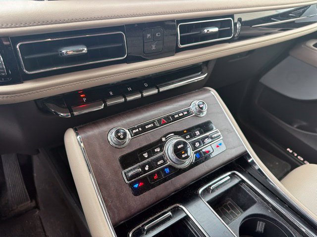 Used 2022 Lincoln Aviator Reserve w/ Equipment Group 201A AWD/4WD image 26