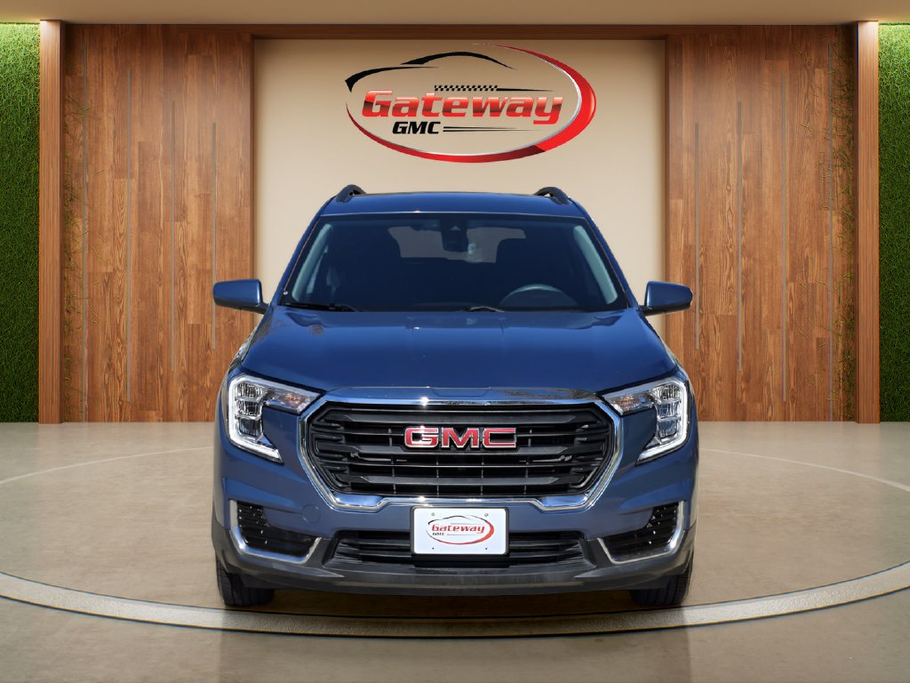 Used 2024 GMC Terrain SLE w/ Driver Convenience Package AWD/4WD image 2