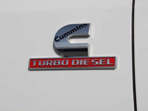Used 2024 RAM 3500 Tradesman w/ Chrome Appearance Group AWD/4WD image 16