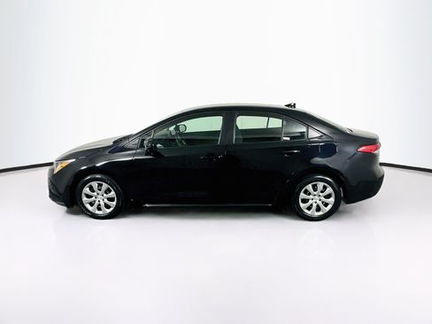 Used 2025 Toyota Corolla LE FWD image 4