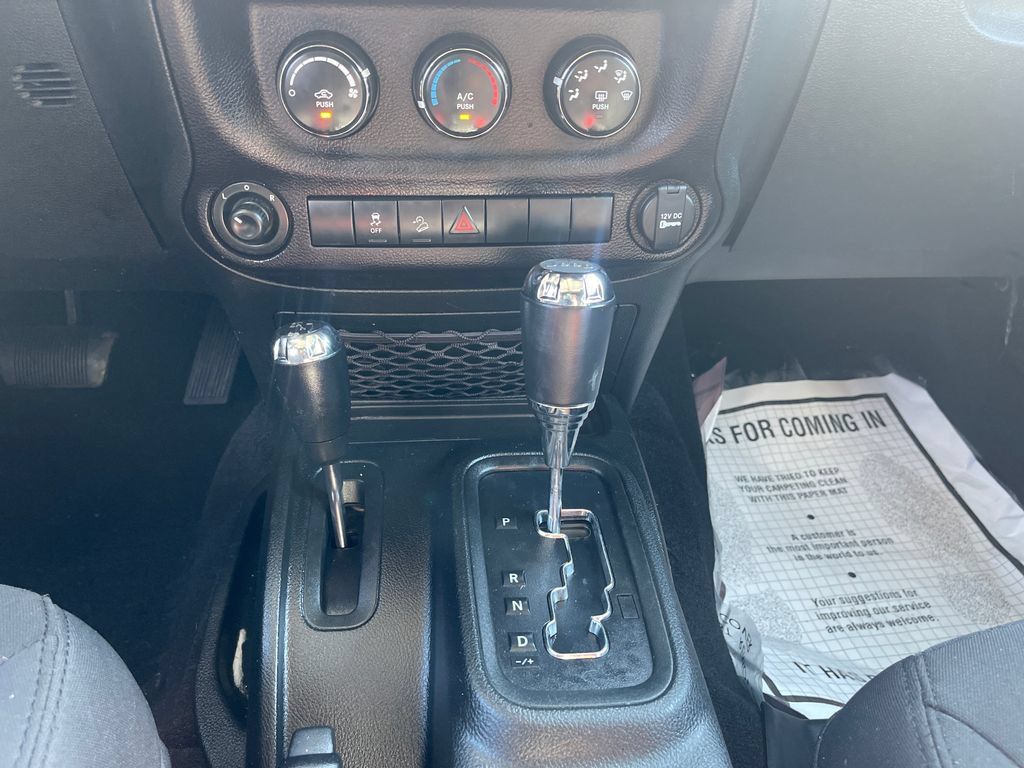 Used 2018 Jeep Wrangler Unlimited Sport S AWD/4WD image 23