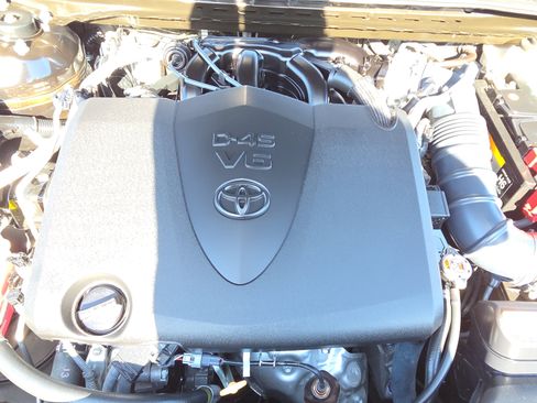 Used 2021 Toyota Camry XSE image 29