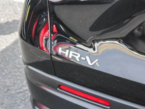 Used 2023 Honda HR-V LX image 9
