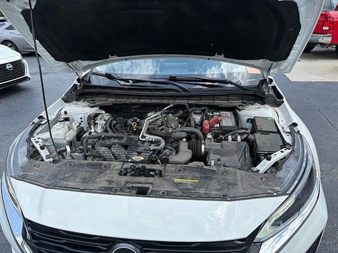 Used 2025 Nissan Altima 2.5 SV FWD image 14