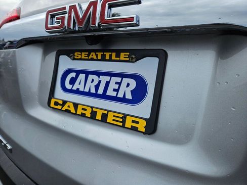 Used 2017 GMC Acadia SLE image 17