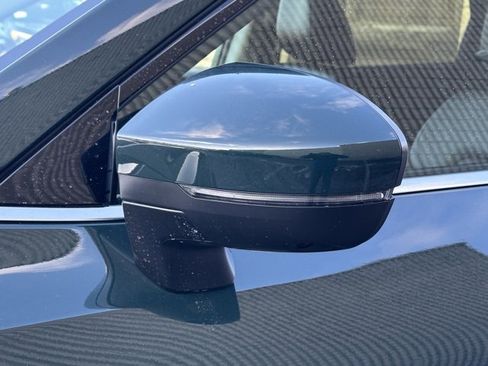 Certified 2025 Nissan Pathfinder SL w/ SL Premium Package image 9