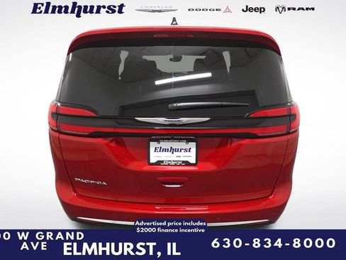 New 2026 Chrysler Pacifica Select image 5