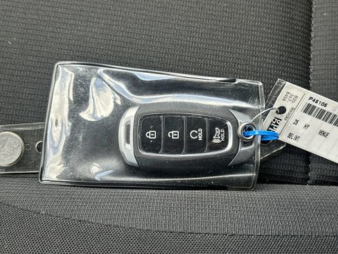 Used 2025 Hyundai Venue SEL FWD image 34