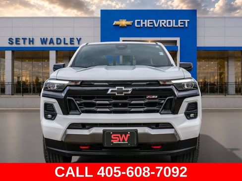 Used 2023 Chevrolet Colorado Z71 w/ Z71 Convenience Package 2 AWD/4WD image 2