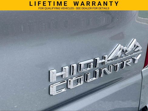 Used 2024 Chevrolet Silverado 1500 High Country AWD/4WD image 8