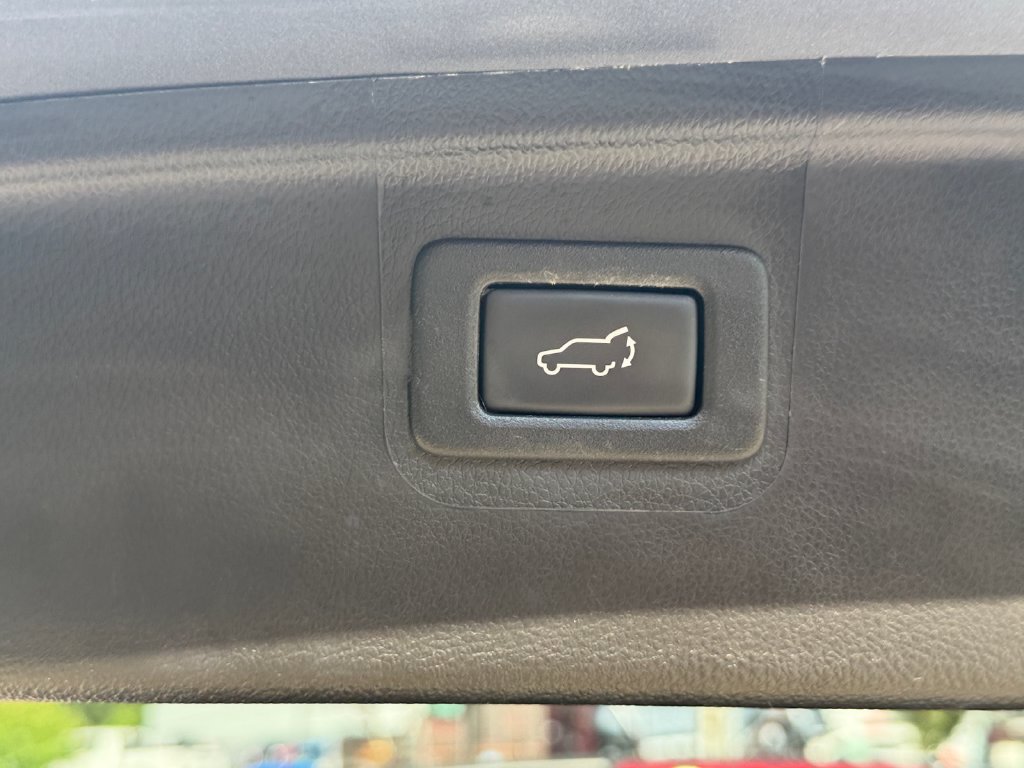 Used 2018 Subaru Outback 2.5i Premium AWD/4WD image 16