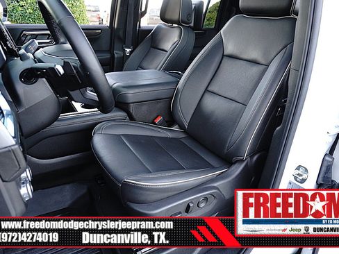 Used 2026 GMC Yukon XL Elevation w/ Elevation Premium Package AWD/4WD image 13