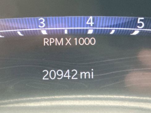 Used 2025 Jeep Grand Cherokee Altitude AWD/4WD image 15
