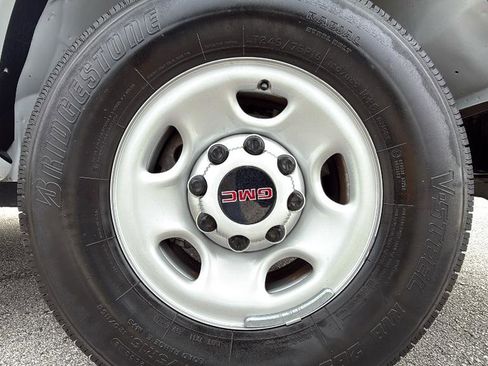 Used 2024 GMC Savana 2500 w/ Driver Convenience Package image 31