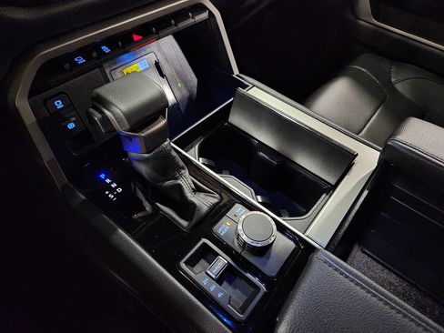 Used 2024 Toyota Sequoia Limited image 41