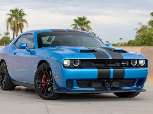 Used 2023 Dodge Challenger SRT Hellcat RWD image 3