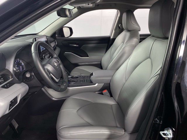 Used 2026 Toyota Highlander XLE AWD/4WD image 14