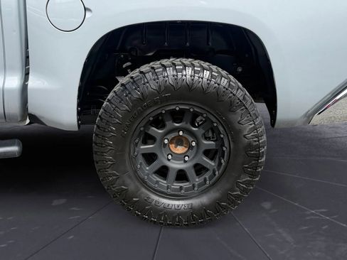 Used 2020 Toyota Tundra SR5 w/ SR5 Upgrade Package AWD/4WD image 31