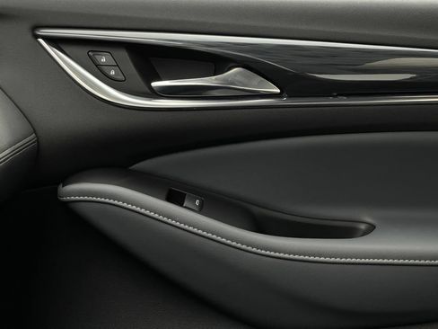Used 2019 Buick Enclave Premium w/ Experience Buick Package FWD image 46