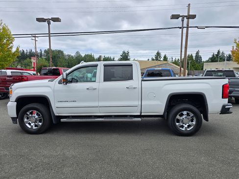 Used 2015 GMC Sierra 3500 Denali w/ Duramax Plus Package image 4