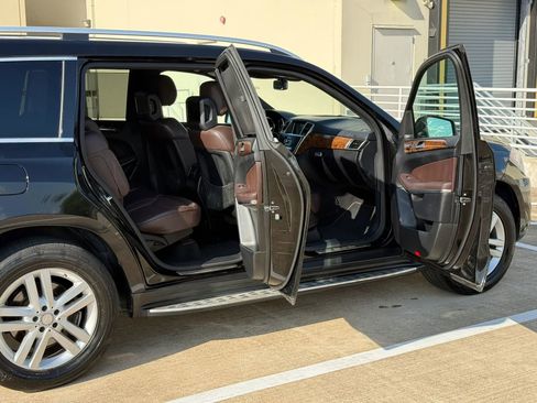 Used 2014 Mercedes-Benz GL 450 4MATIC image 21