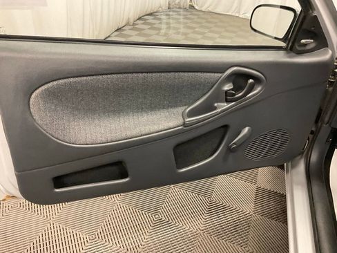 Used 2003 Chevrolet Cavalier Coupe w/ Preferred Equipment Group image 14