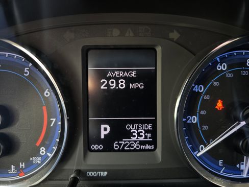 Used 2018 Toyota Corolla LE image 20