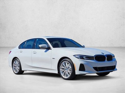 Certified 2023 BMW 330e w/ Premium Package image 3