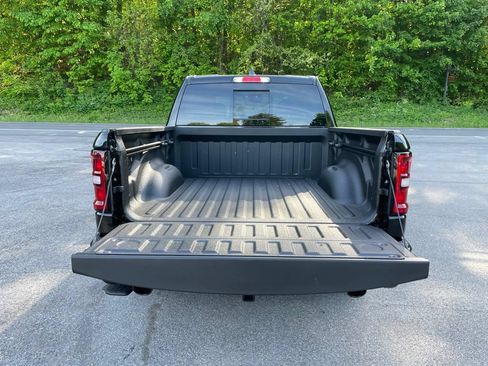 New 2026 RAM 1500 4x4 Crew Cab image 8